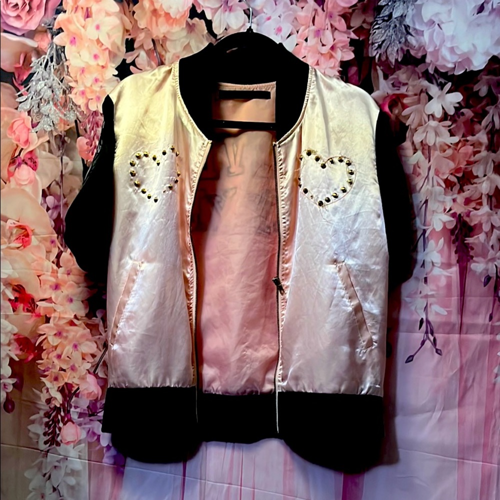 GYARU - GLAD NEWS 🖤Stylish Black and Pink Women's Jacket